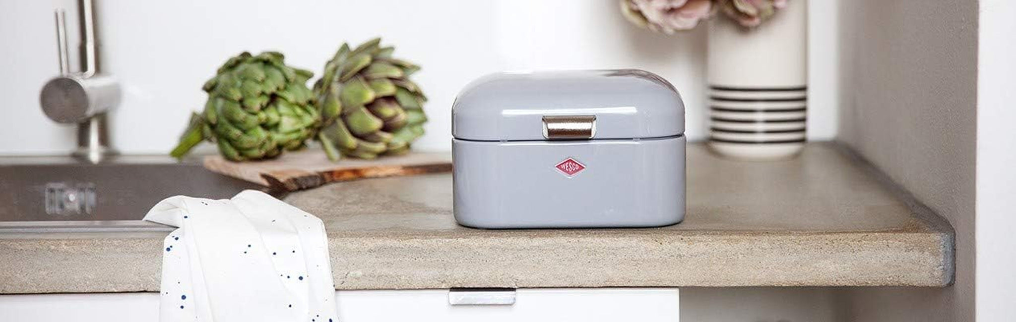 Kosz na chleb Wesco 235 001 Mini Grandy 17 x 18 x 12 cm (dł./szer./wys.) różowy, stal nierdzewna Pudełka do przechowywania żywności Naty Shop