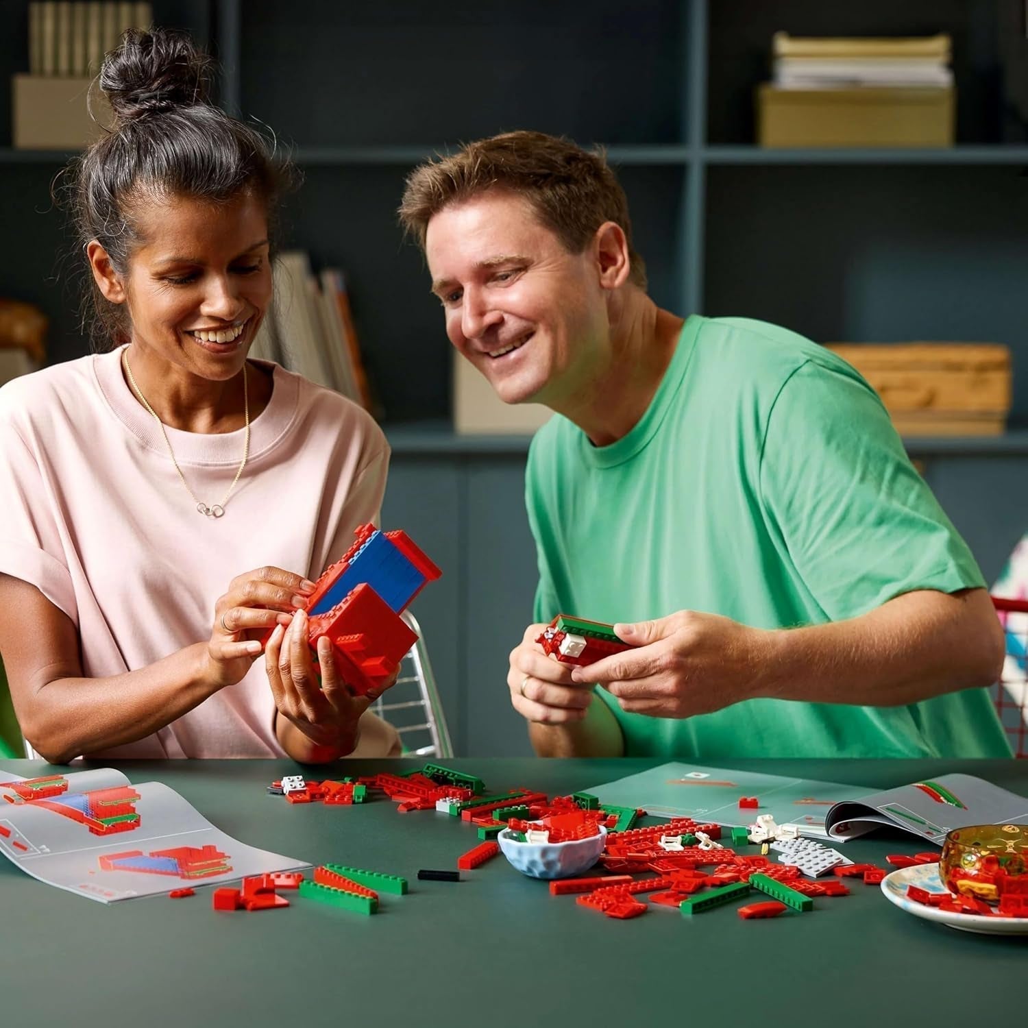 Zestaw LEGO Art Love do budowania dla dorosłych Dekoracja wnętrz Prezent na Walentynki i Dzień Matki dla kobiet i mężczyzn Twórcze zajęcia dla miłośników sztuki i projektowania 31214 Zestawy do budowania Besuche den LEGO-Store