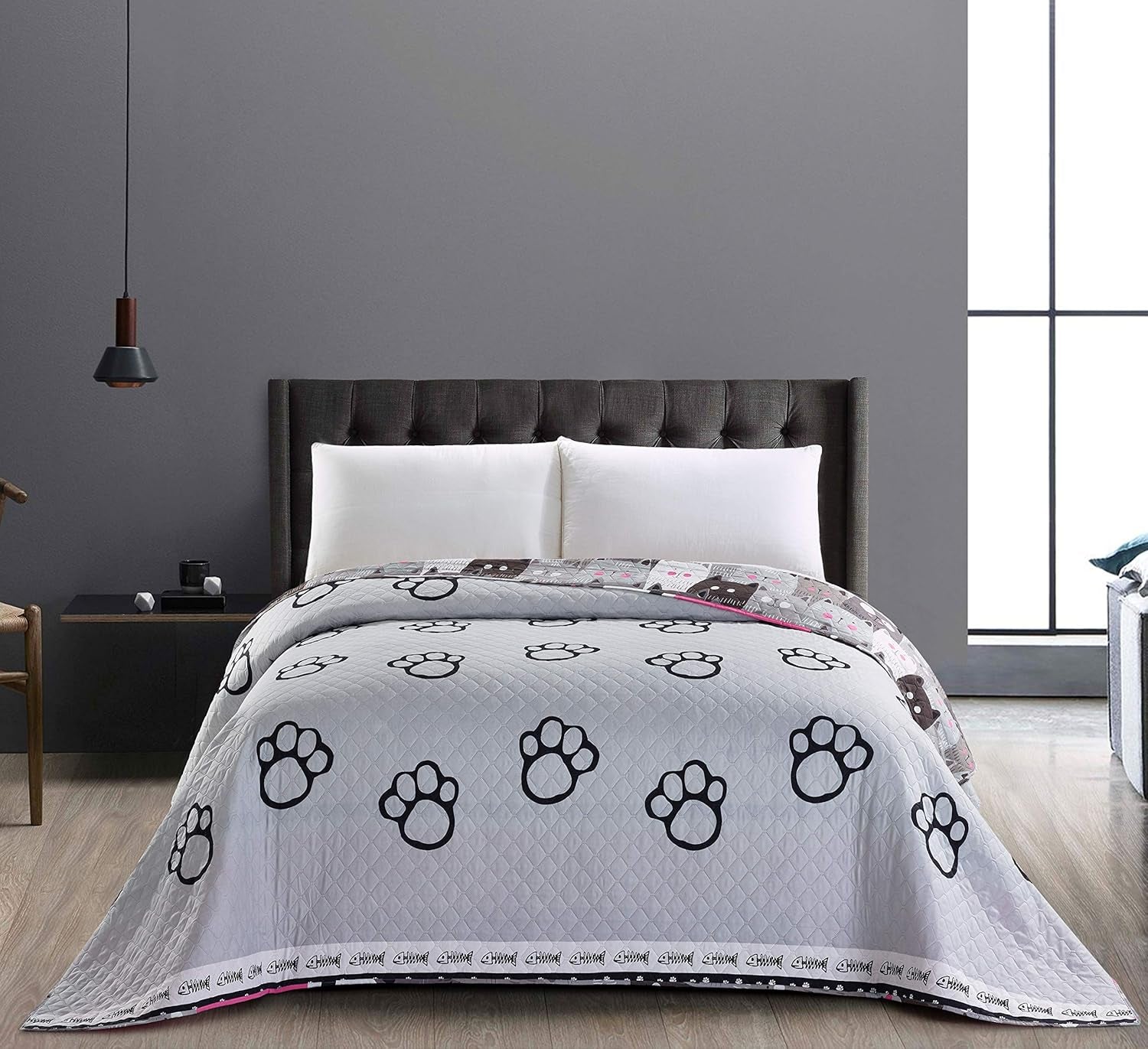 Decoking 32350 Narzuta 220X240 cm Dwustronna narzuta z mikrofibry łatwa w utrzymaniu Beżowy Jasny brąz Kakaowy brąz Szary Stal Antracyt Grafit Czarny Biały Różowy Koty Inwazja kotów Legowiska i koce Beuche den DecoKing-Store