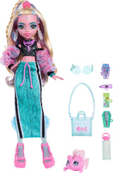 Lalka Monster High Lagoona Blue Neptuna Fish z krótkim topem i sportową spódnicą Maxi z 7 akcesoriami, w tym okularami przeciwsłonecznymi w kształcie muszli, przekąską i torbą, JHK33