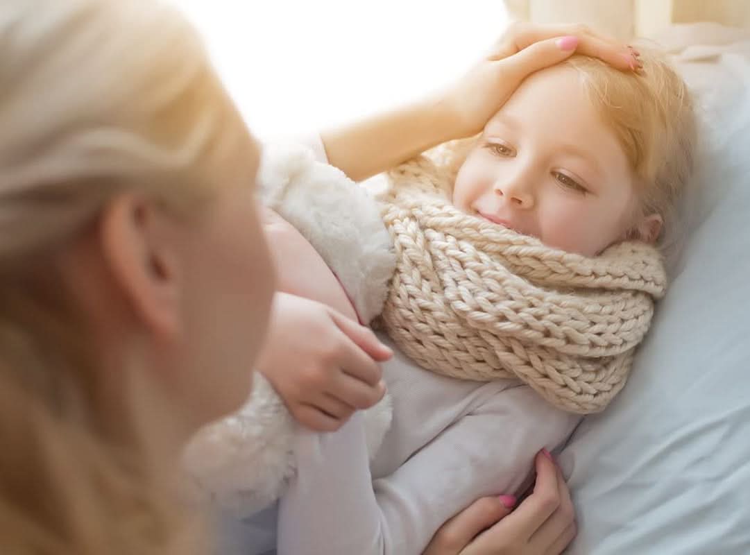 Tetesept Kids Cold Time Bath - dodatek do kąpieli dla dzieci na zimną porę roku z 4 olejkami eterycznymi, relaks i rozgrzewanie, 125 ml Naty Shop