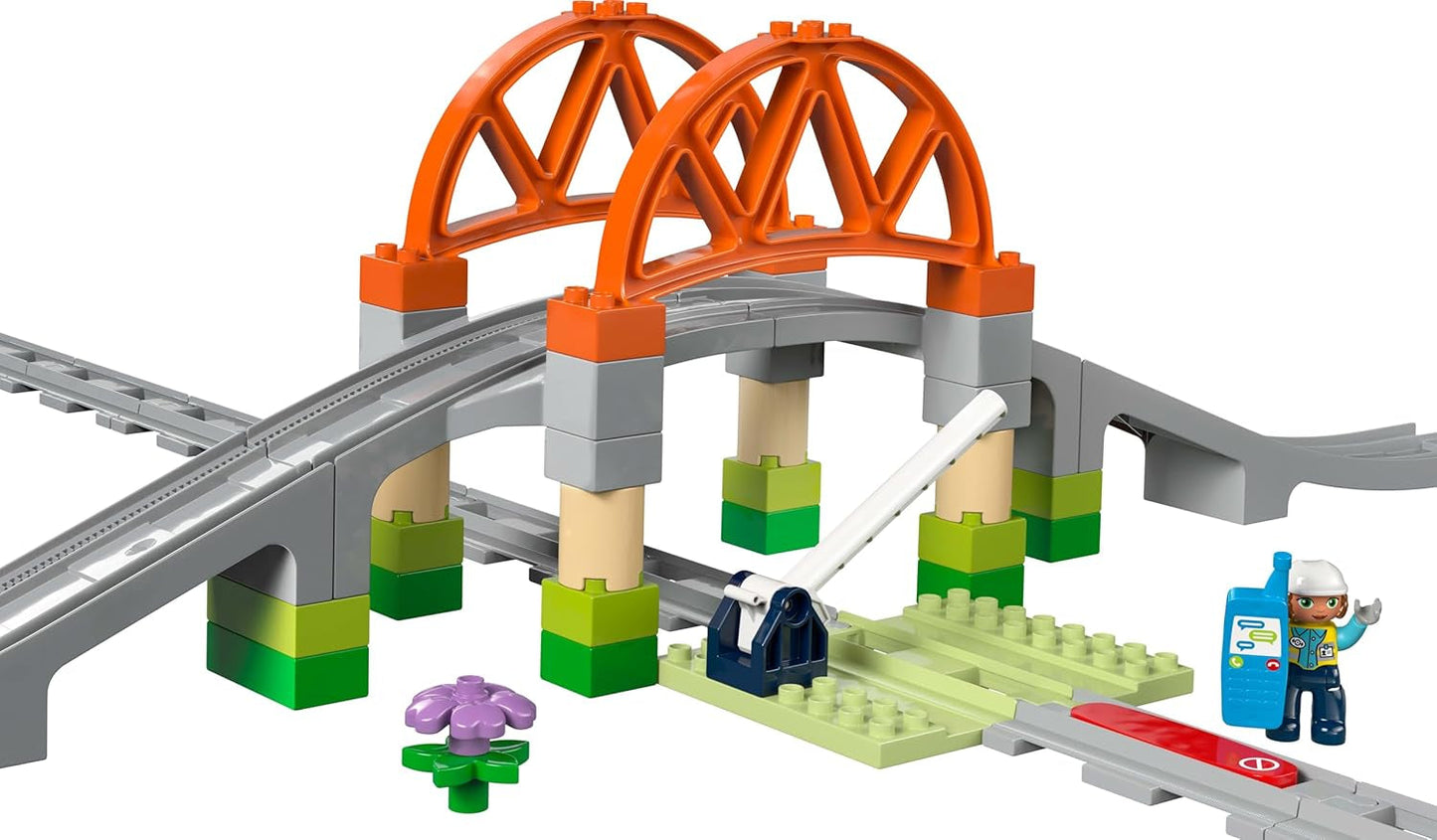 LEGO DUPLO Miejski most kolejowy i tory — zestaw rozszerzający, prezent dla dzieci od 2 lat, zestaw do budowania i rekonstrukcji, zestaw rozwojowy dla przedszkolaków, zabawka edukacyjna 10426 Zestawy do budowania Besuche den LEGO-Store