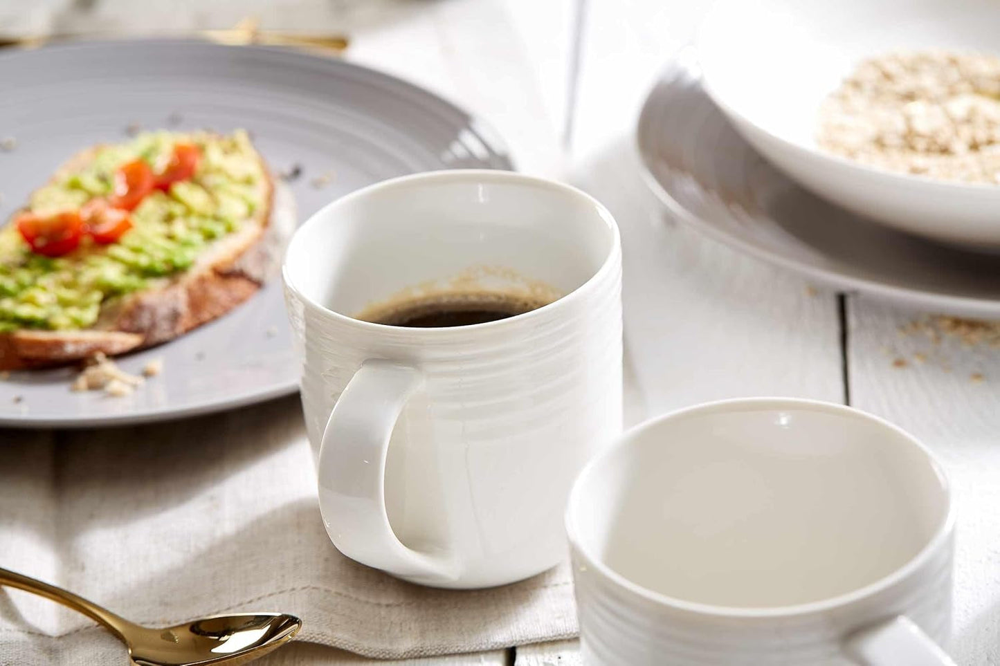 Ritzenhoff & Breker Levi 16-częściowy zestaw obiadowy, talerze, miski i kubki dla 4 osób, skandynawski design z delikatnym żłobkowanym reliefem, naczynia stołowe Mix & Match, porcelana, biały i szary