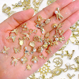 50 Stück Gold Nail Charms, Błyszczące 3D Nail Art Charms, Glitzersteine ​​​​Nägel Perle Legierung Nagel, Schmetterling Strasssteine ​​​​Nägel Charms, DIY Nail Art Zubehör, Für Mädchen Frauen