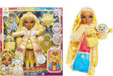 Rainbow High Winter Wonderland - Skyler (niebieski) - 28 cm ukryta magiczna lalka gromadząca wodę w śniegu z zestawem bałwana, odpowiednia dla dzieci w wieku 4-12 lat i kolekcjonerów Naty Shop Sunny Dolls (żółty)