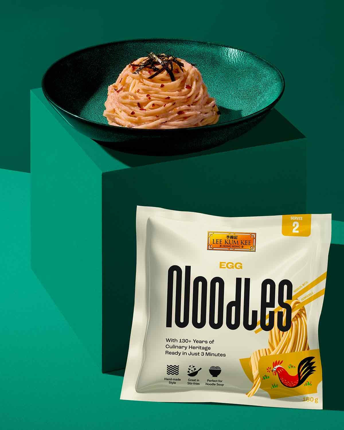 LEE KUM KEE Egg Noodles - Asian Egg Noodles, klasyka do dań z woka i zup, makaron półwytrawny, gotowy w 3 minuty, dwie porcje w opakowaniu, opakowanie zbiorcze 6 x 180g