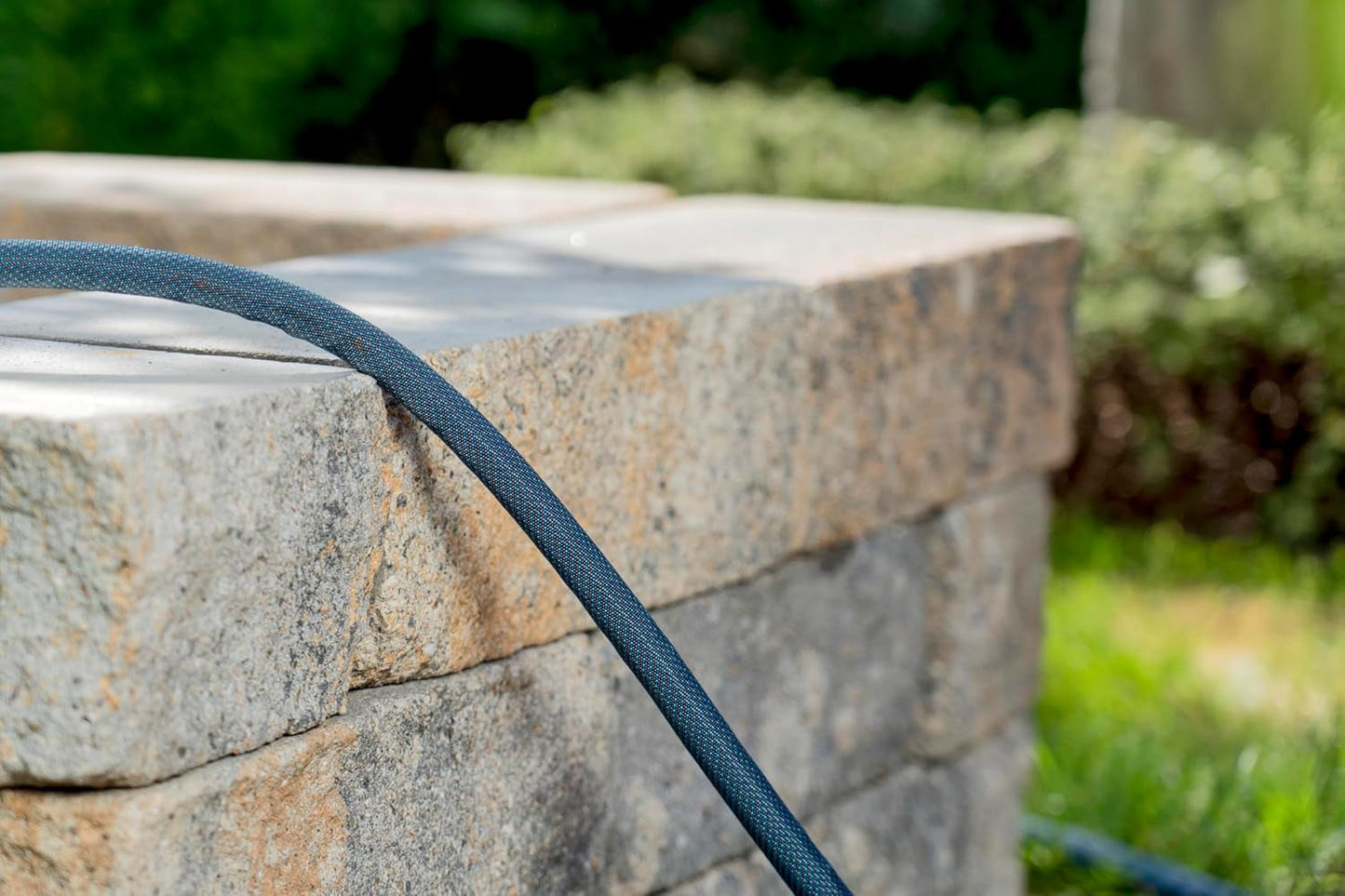 Zestaw Gardena Liano Xtreme 1/2 cala 25 m: wyjątkowo wytrzymały tekstylny wąż ogrodowy z lekkim, odpornym na warunki atmosferyczne wężem wewnętrznym z PVC (18475-20)