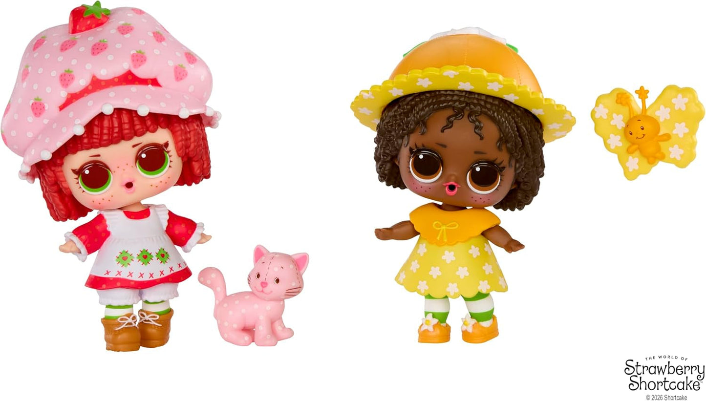 LOL niespodzianka! Loves Strawberry Shortcake Tots - Kolekcjonerskie pachnące lalki z 7 niespodziankami, zwierzakiem, modą, butami, kapeluszem, zestawem do zabawy z truskawkowym ciastkiem Cabrio, wiek 4+