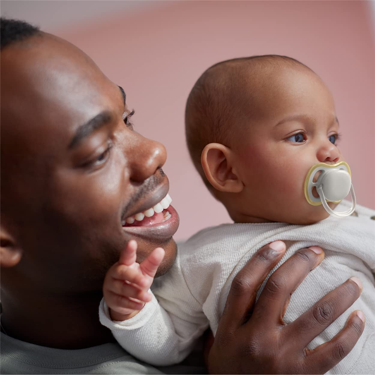 Zestaw 2 smoczków Philips Avent Ultra Air – Smoczki Bisfenol A dla dzieci w wieku 0–6 miesięcy (model SCF085/15) Brązowy/Zielony