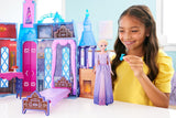 Mattel Disney Frozen - Domek dla lalek Castle Arendelle (60 cm+) z lalką Elsą, 4 place zabaw i 15 mebli i akcesoriów Disney Frozen II, HLW61
