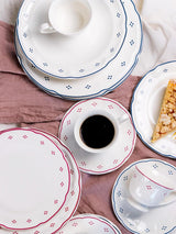 Serwis do kawy porcelanowy Mäser Lova, 18 szt. - 6 talerzy deserowych (19,5 cm), 6 filiżanek (19 cl) i 6 spodków (15,5 cm), niebieski