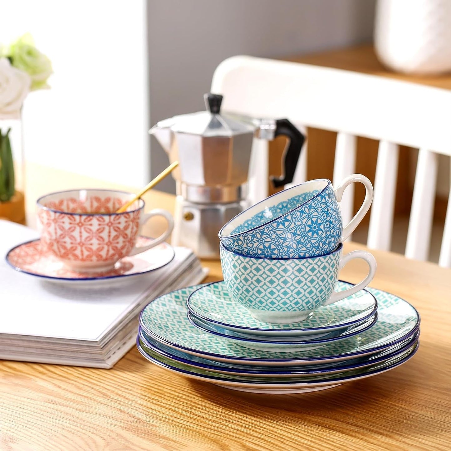 Porcelanowy zestaw do kawy Vancasso Macaron, 12-częściowy kolorowy serwis do kawy dla 4-12 osób, zestaw filiżanek, zawiera filiżanki do kawy, spodki i talerze deserowe