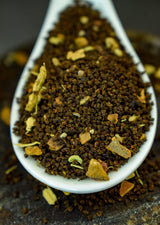 Indyjska herbata liściasta Masala Chai | 50 filiżanek, mieszanka czarnej herbaty, cynamonu, kardamonu, czarnego pieprzu | Przyprawiona herbata Masala | Chai Latte Suited 3,53 uncji/100 g torebka