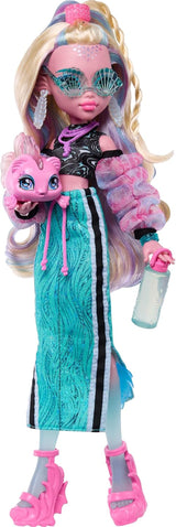 Lalka Monster High Lagoona Blue Neptuna Fish z krótkim topem i sportową spódnicą Maxi z 7 akcesoriami, w tym okularami przeciwsłonecznymi w kształcie muszli, przekąską i torbą, JHK33