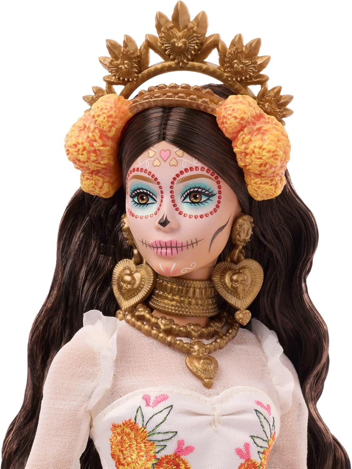 Lalka Barbie Signature Day of the Dead 2025 Figurka kolekcjonerska w kremowej sukience z falbankami, nagietkami i kokardkami, kwiatową koroną we włosach i farbą do twarzy Calavera, JBJ05