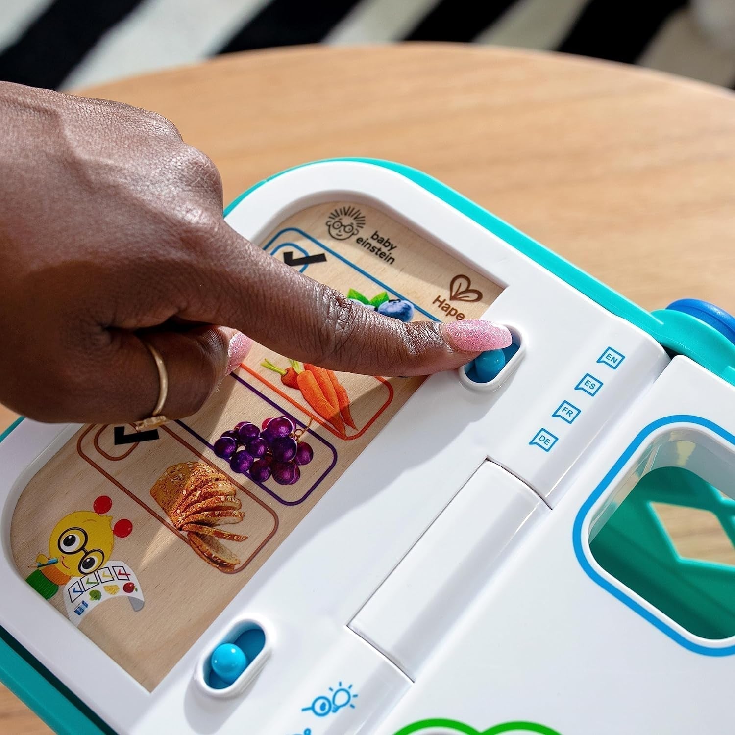 Mały Einstein + Hape Magic Touch Zarejestruj się Udawaj, że kupujesz zabawkę z prawdziwymi dźwiękami i muzyką, od 9 miesiąca życia Bebe Toys Naty Shop