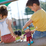 HABA 304576 - Lalka Cari, 30 cm, miękka i materiałowa lalka dla dzieci od 18 miesięcy, ze zdejmowanym ubrankiem i długimi włosami