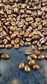 Ziarna Quarta Caffè Sorte Rossa - Arabica i mocna kawa, 250g, mocny i energetyczny aromat - 1 opakowanie 250g. Wyprodukowano w Apulii, Salento