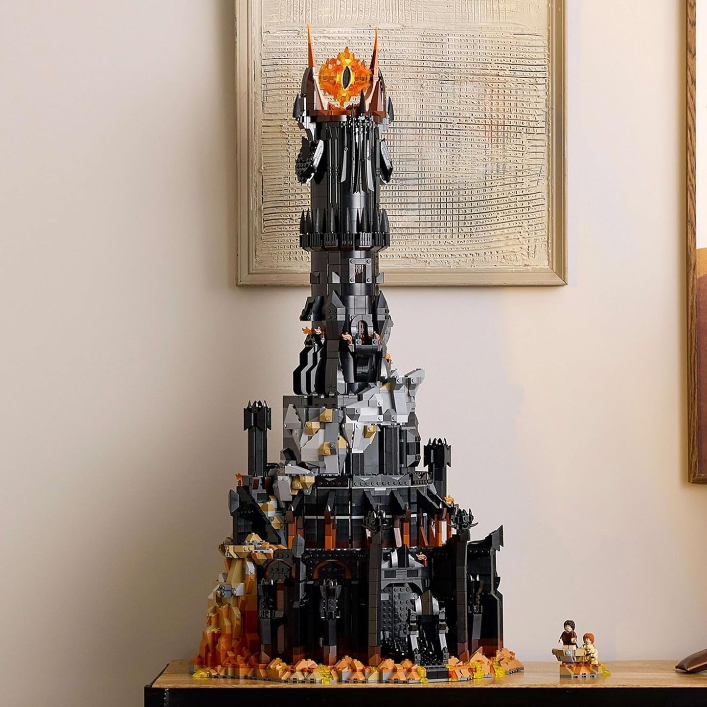 Ikony LEGO Władca Pierścieni: Zestaw do budowania dla dorosłych Barad-Door z minifigurkami Saurona, Gothmoga, Orka, Froda, Sama i Golluma Pamiątki filmowe Kolekcja dla fanów 10333 Zestawy do budowania Szukaj w sklepie LEGO