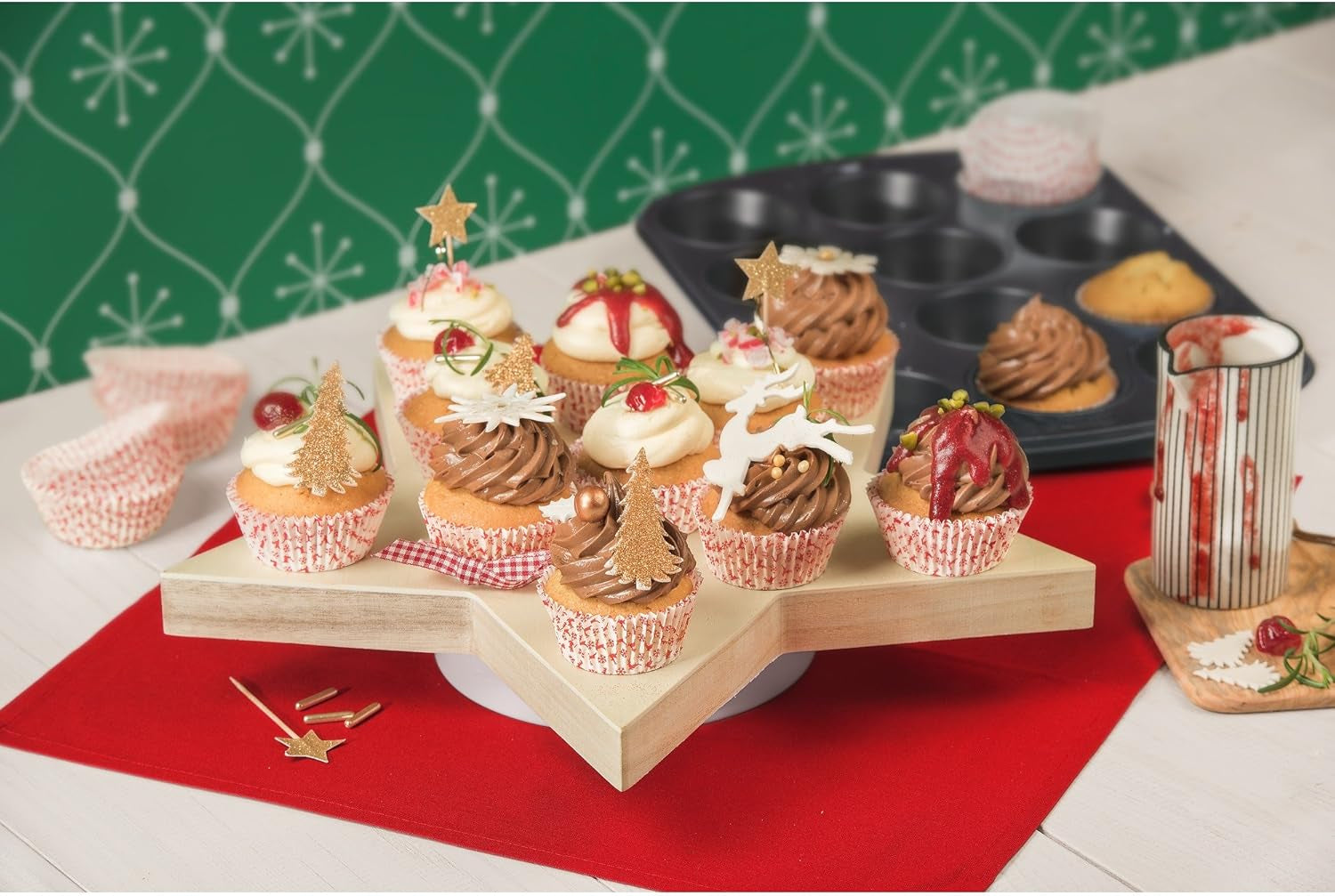 Oryginalny zestaw muffinek Kaiser Inspiration 2-Teilig, Muffinblech Mit Xmas Papierbackförmchen Für 12 babeczek, 38 x 27 cm, forma do ciastek Antihaftbeschichte, Schwarz Formy i blachy do pieczenia Naty Shop