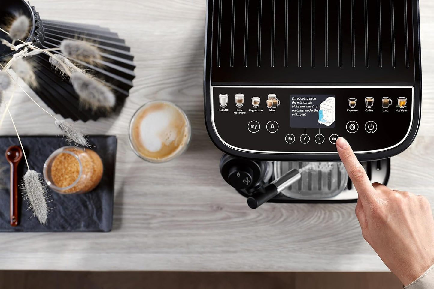 De'Longhi Magnifica Evo Next - W pełni automatyczny ekspres Perfetto ze spieniaczem do mleka LatteCrema, 13 napojów za jednym dotknięciem, ekspres do kawy i cappuccino, kolorowy ekran dotykowy, tytan (ECAM312.80.TB)