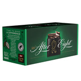 NESTLÉ AFTER EIGHT Cienkie kwadraty z ciemnej czekolady z nadzieniem miętowym dla koneserów Opakowanie 5 sztuk (1 x 200g)
