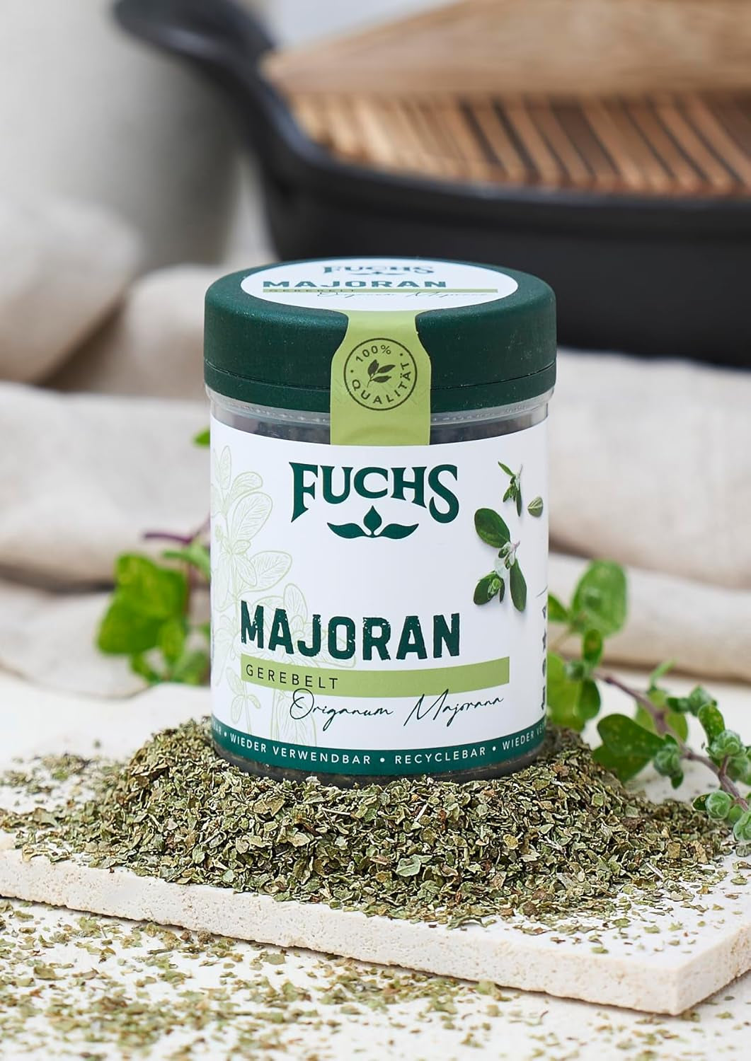 Fuchs Gewürze - Majeranek gerebelt - zum Würzen von Kartoffelgerichten, Fleischgerichten oder Eintöpfen - naturalne składniki - 10 g w wiederverwendbarer, recyclebarer Dawka