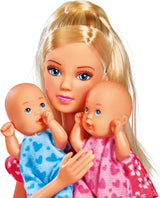 Simba 105730211 - Steffi Love Niania z dwójką dzieci, nosidełkiem i fotelikiem samochodowym, akcesoriami, lalką do przebierania, 29 cm, dla dzieci od 3 lat