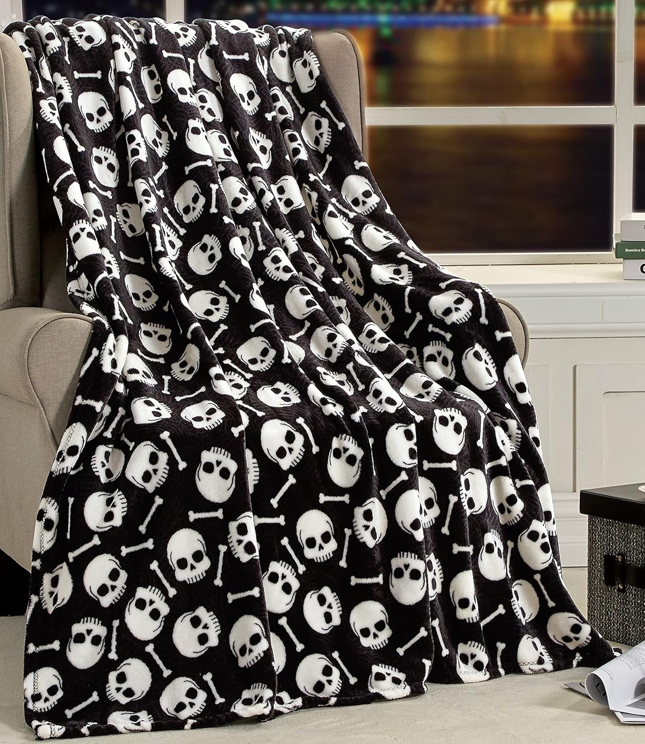 Elegancki, wygodny, lekki koc z motywem Halloween, miękki, przytulny i pluszowy, idealny do relaksu w tym upiornym sezonie, 127 x 152,4 cm, łóżka i narzuty Skull and Bones Elegancki komfort Skull Bone 50 x 60