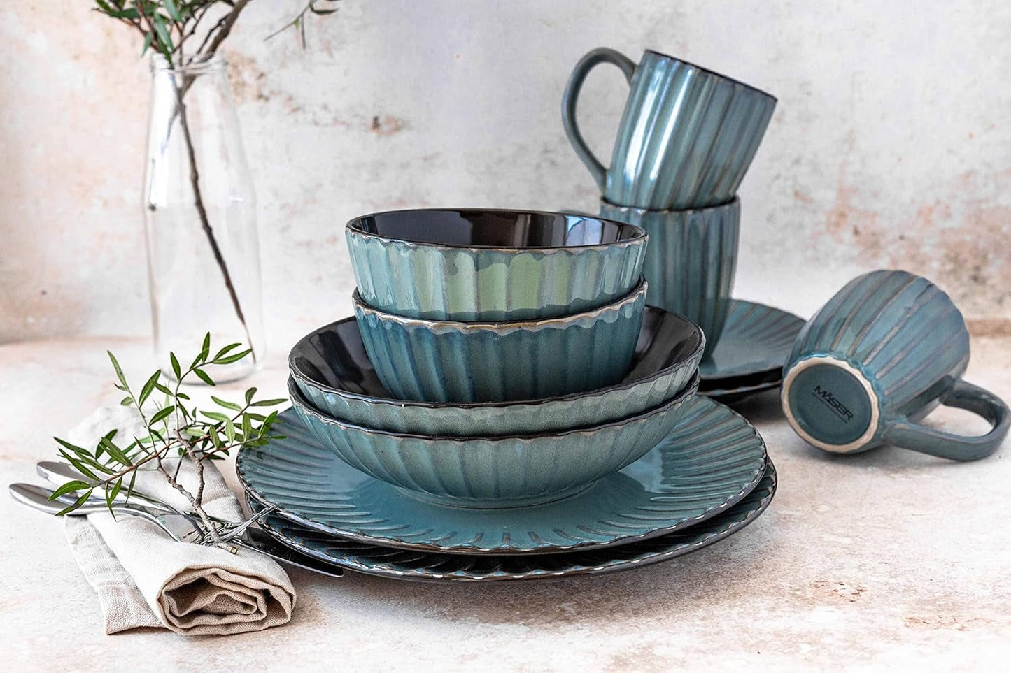 MĘSER 931964 Zestaw naczyń obiadowych z serii Confino dla 4 osób, nowoczesny wygląd vintage, ceramiczny zestaw combo, 20 sztuk, kolor benzyny z czarnymi akcentami, płytka