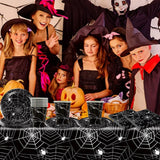 49-częściowy zestaw sztućców papierowych w kształcie pająka na Halloween, w tym talerze, serwetki, szklanki i obrus. Czarny zestaw obiadowy składający się z talerzy deserowych, serwetek i szklanek.