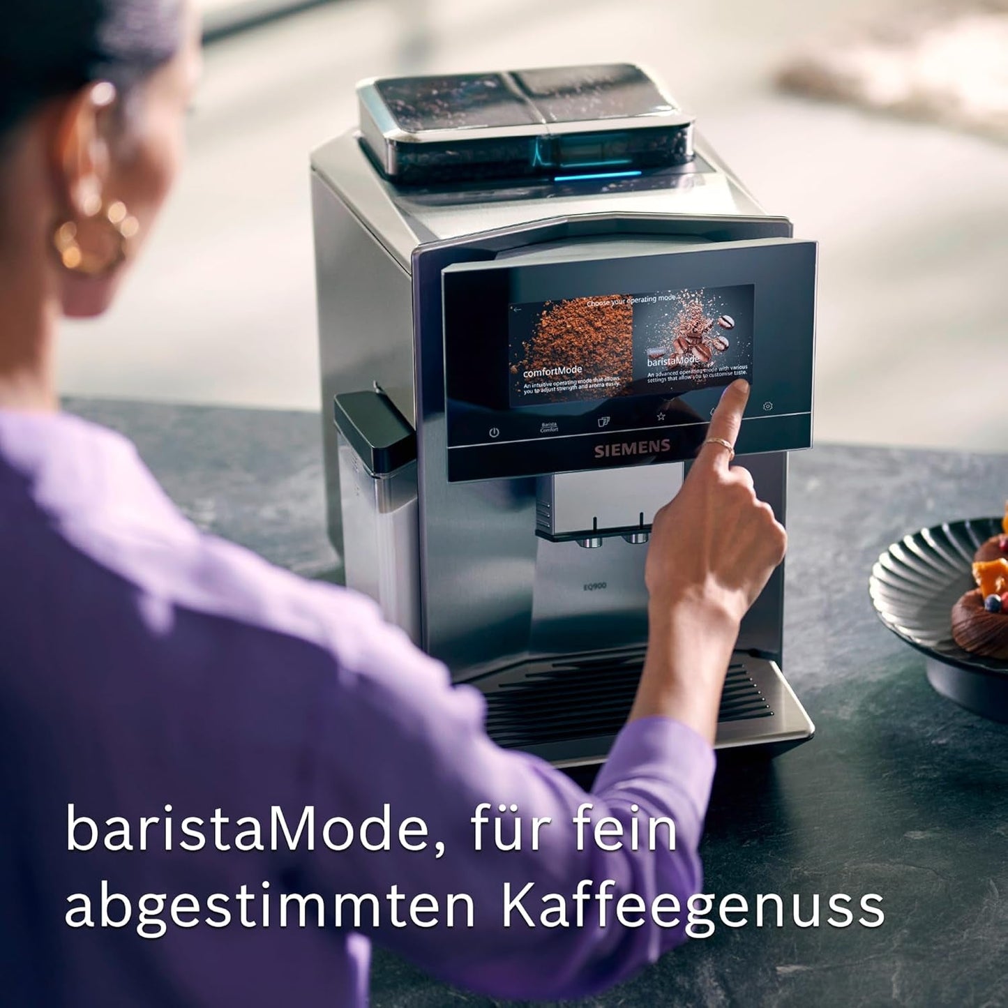Automatyczny ekspres do kawy Siemens EQ900, duży kolorowy ekran TFT, 2 pojemniki na ziarna kawy, 36 gorących i zimnych napojów, zimna kawa, wyjątkowo cicha, funkcja dwóch filiżanek, sterowanie z aplikacji, stal nierdzewna, TQ907D03