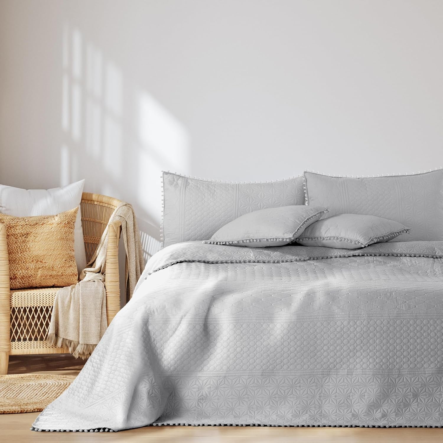 Ameliahome Narzuta z pomponami 220X240 cm Narzuta dwustronna Pikowanie ultradźwiękowe Poliester Meadore Szary Łóżka i koce Besuche den AmeliaHome-Store Meadore srebrny 170X210 cm