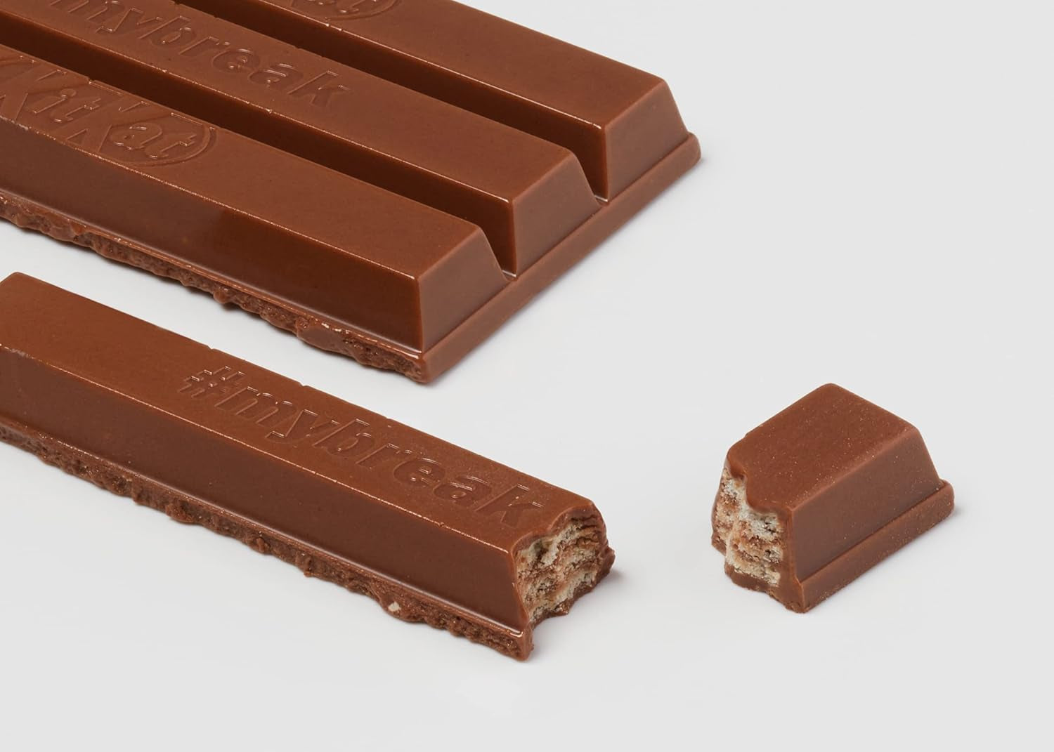 Klasyczne batoniki czekoladowe Nestlé, chrupiące batoniki waflowe z mlecznej czekolady, opakowanie 48 szt. (24 x 41,5 g)