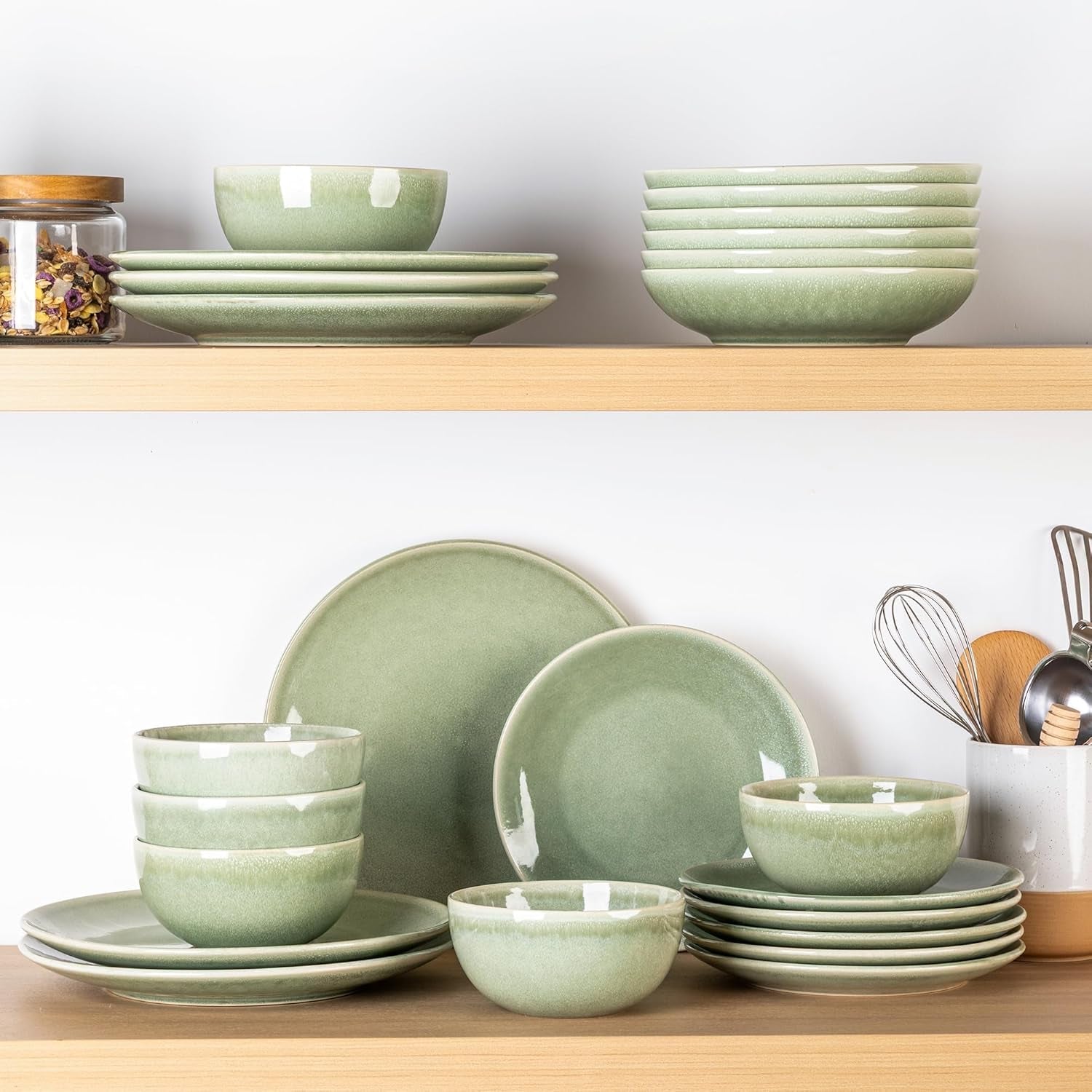 GBHOME Zestaw ceramicznych naczyń obiadowych dla 6 osób, 24-częściowy ręcznie malowany zestaw talerzy i misek, kamionka odporna na zarysowania, Można myć w zmywarce i używać w kuchence mikrofalowej