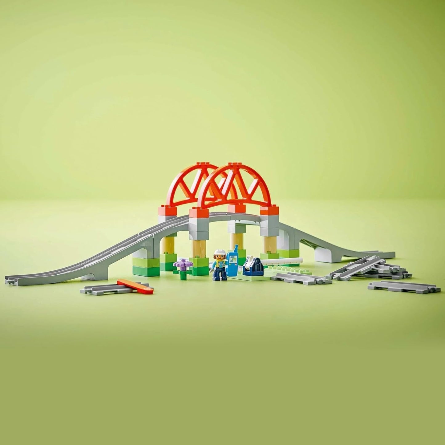 LEGO DUPLO Miejski most kolejowy i tory — zestaw rozszerzający, prezent dla dzieci od 2 lat, zestaw do budowania i rekonstrukcji, zestaw rozwojowy dla przedszkolaków, zabawka edukacyjna 10426 Zestawy do budowania Besuche den LEGO-Store