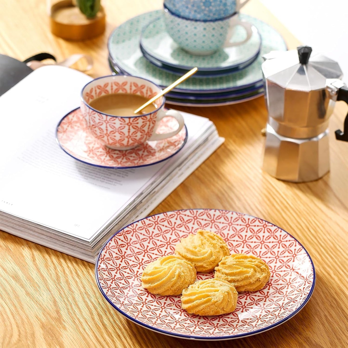 Porcelanowy zestaw do kawy Vancasso Macaron, 12-częściowy kolorowy serwis do kawy dla 4-12 osób, zestaw filiżanek, zawiera filiżanki do kawy, spodki i talerze deserowe