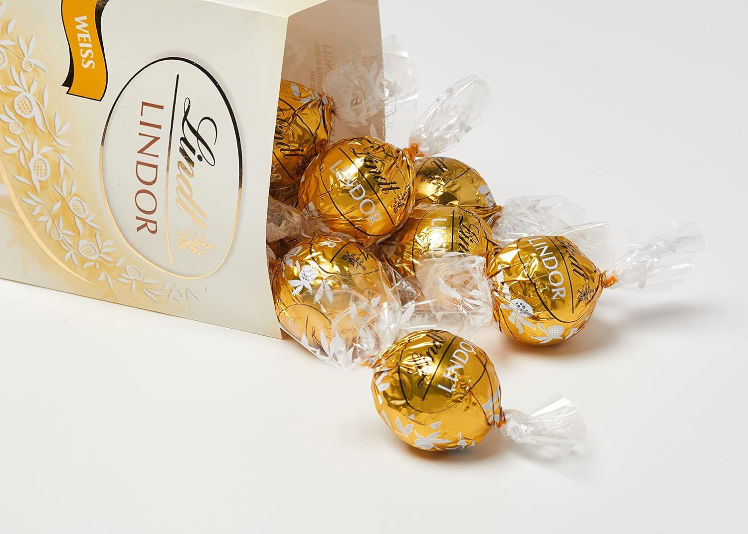 Kulki Lindt z białej czekolady LINDOR | Worek 137g | Około. 10 kulek z białej czekolady z rozpływającym się w ustach nadzieniem | Czekoladowy zestaw upominkowy | Zestaw upominkowy z czekoladą (2 sztuki)