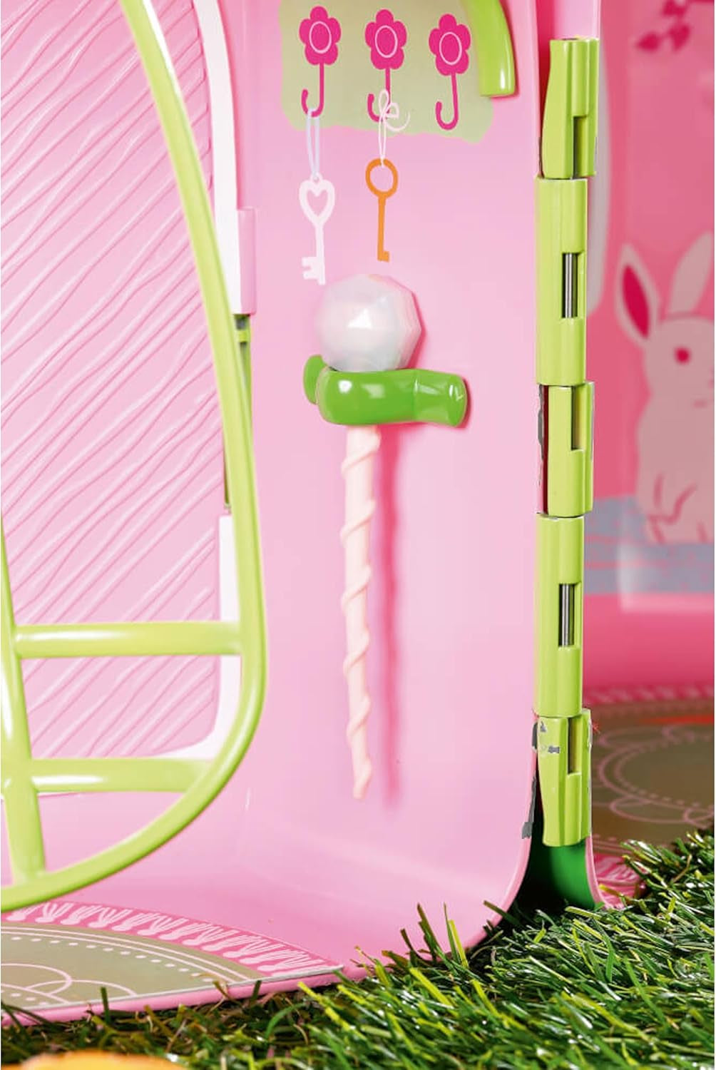 BABY Born Storybook Cottage, składany domek dla lalek 18 cm ze stołem, kominkiem, szezlongiem i teleskopem, różowy zielony, 833803 Zapf Creation Dollhouses Naty Shop