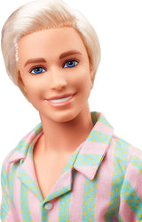 Barbie: film dla fanów filmów o lalkach, lalka Ken, lalka kolekcjonerska z deską surfingową i tenisówkami, ruchome ciało, włosy w kolorze platynowego blond, odpowiednia jako prezent dla 3-letnich dzieci, lalki HPJ97 Naty Shop