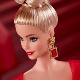 Lalka Barbie Signature 80. rocznica Mattel Figurka kolekcjonerska w błyszczącej czerwonej tiulowej sukience z kolczykami w kształcie łezki i delikatnymi rękawiczkami Blond włosy JBJ17