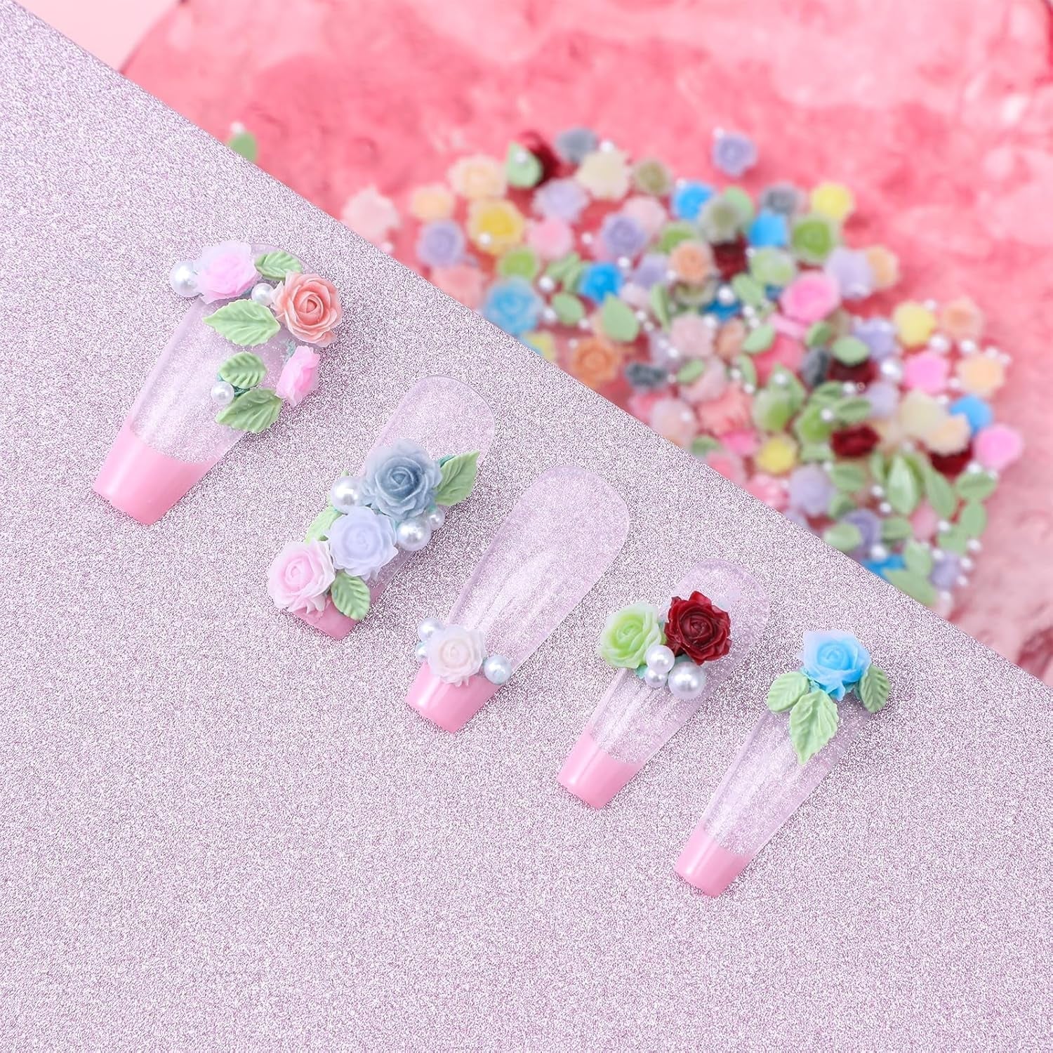 300 Stück Niedlich Blume Nail Charms, 3D Resin Floral Camelie Rose Nägel Charms Mit Perle, Gemischt Größe Bunte Flower Nägel Deko Für Frauen Nail Art Zubehör