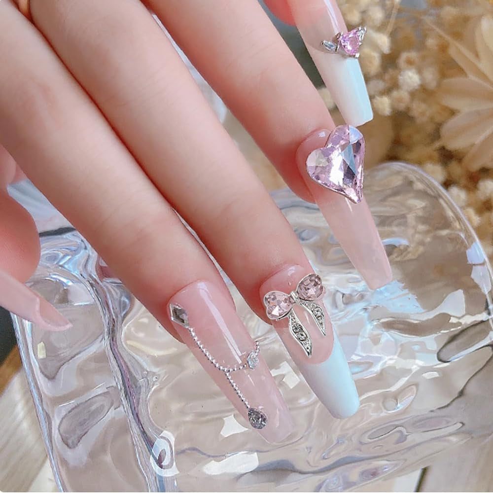 Luxus Rosa Diamant Nagel Charms 3D Butterfly Nail Art Charms Kokarda Charms do paznokci Y2K Heart Charms Nägel Zubehör Schmetterling Herz Schleife Nageldesign Edelsteine ​​​​Strasssteine ​​Glitzersteine ​​​​Nagelschmuck