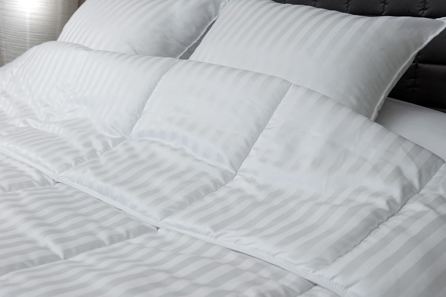 Kołdra satynowa w paski 400 G/M², 200 X 200 Cm, mikrofibra, biała, 200 X 200 Cm Kołdry i kołdry Naty Shop 200 Cm X 200 Cm Kołdra gładka