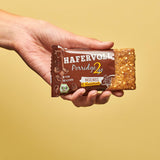 Hafervoll Porridge2go Masło orzechowe i orzechy, 13 batonów x 55 g - wegańska, organiczna, bezglutenowa, bez dodatku cukru przekąska, z owsem, daktylami i cukierkami Quinoa