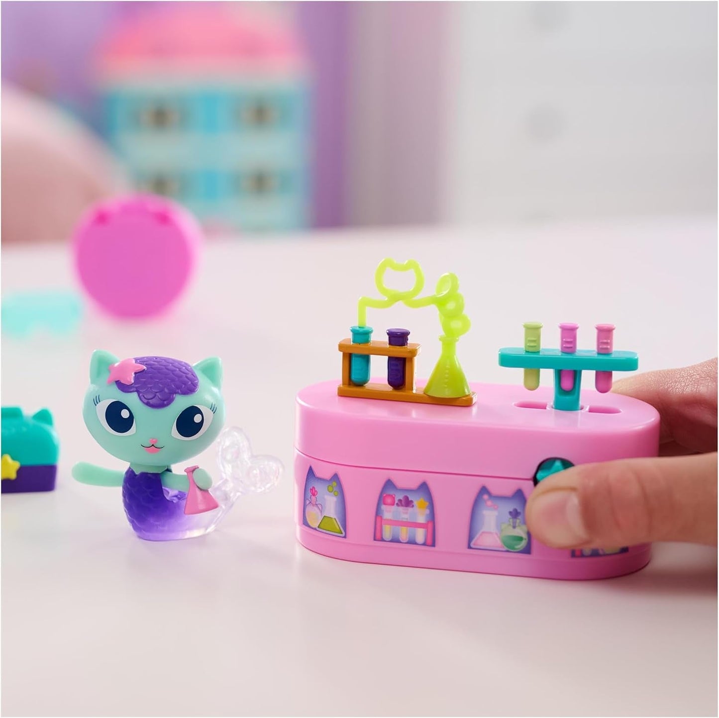 Domek dla lalek Gabby™S, zestaw mebli Bobble Kitty z surykatkami Figurka kota z meblami i akcesoriami do domku dla lalek, domki dla lalek w wieku od 3 lat Sklep Naty