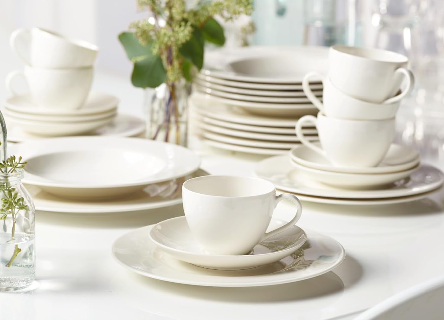vivo - Grupa Villeroy & Boch - Podstawowy biały 30-częściowy zestaw zastawy stołowej, można myć w zmywarce i kuchence mikrofalowej, Biały zestaw zastawy stołowej, Zestaw do kawy, Ceramika, Talerze, Filiżanki, Porcelana premium
