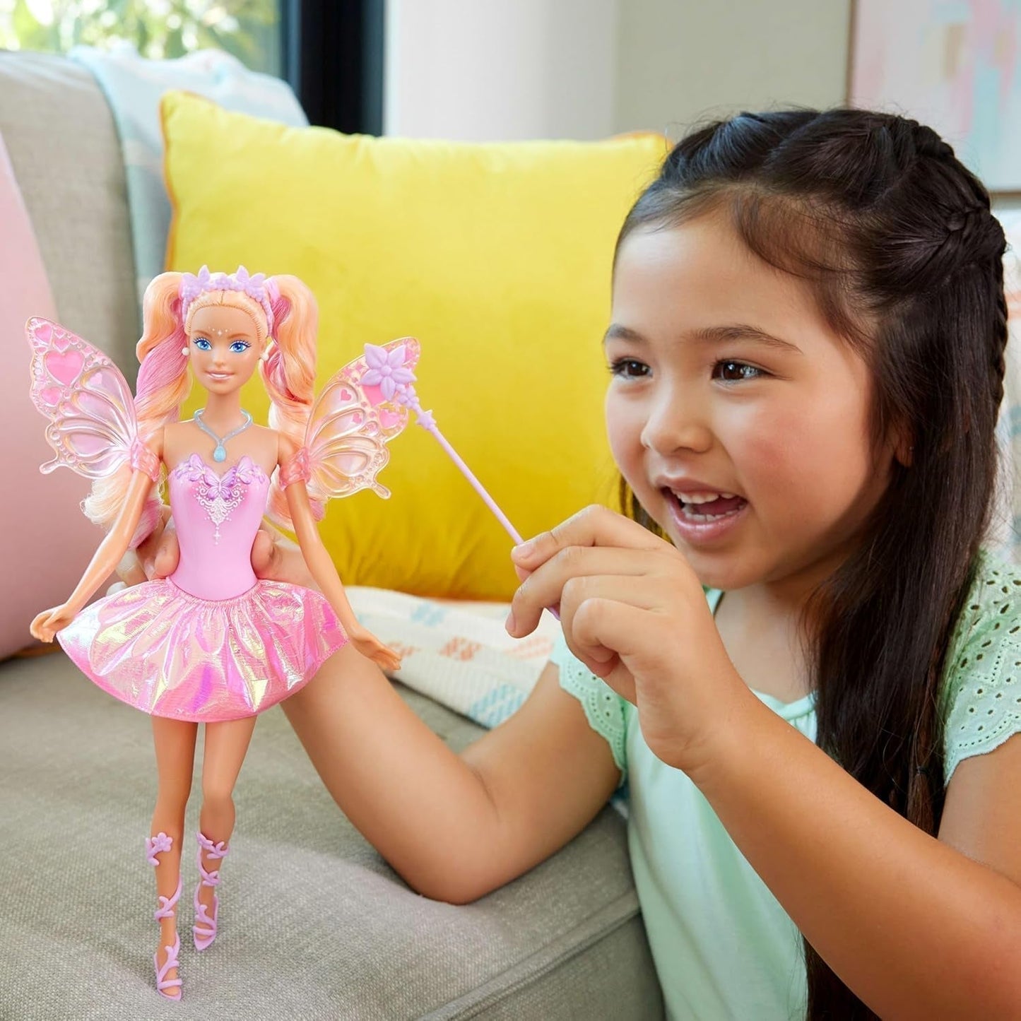 Lalka Barbie Mattel Wróżka z różdżką i modnymi dodatkami, fantastyczny motyw ze skrzydłami i strojem zmieniającym kolor, JCP76, [wielokolorowe] lalki Naty Shop