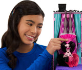 Hotelowy domek dla lalek Monster High Buh-tique, składany zestaw ze strasznymi niespodziankami w każdym pokoju i ponad 13 zestawów do zabawy, w tym meble i akcesoria, JBF16