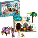 LEGO 43223 Disney Życzenie Ashy w Rosas City, zestaw filmów życzeń z targiem, mini lalka Asha, Valentino jako zabawka-koza i figurki gwiazd, prezent dla dzieci w wieku 6 lat, zestawy do budowania dla dziewcząt i chłopców w sklepie LEGO